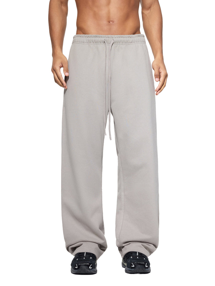 How to Style Wide-Leg & Barrel-Leg Sweatpants