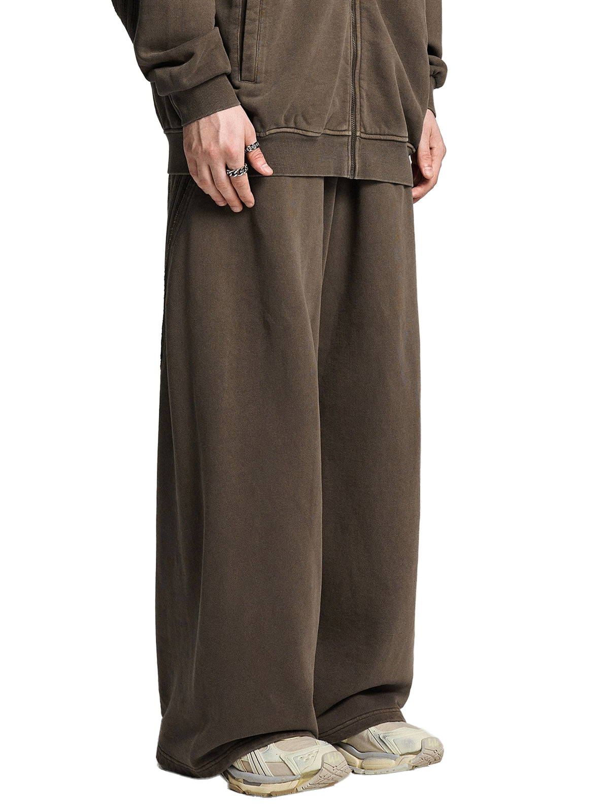 Khaki model men