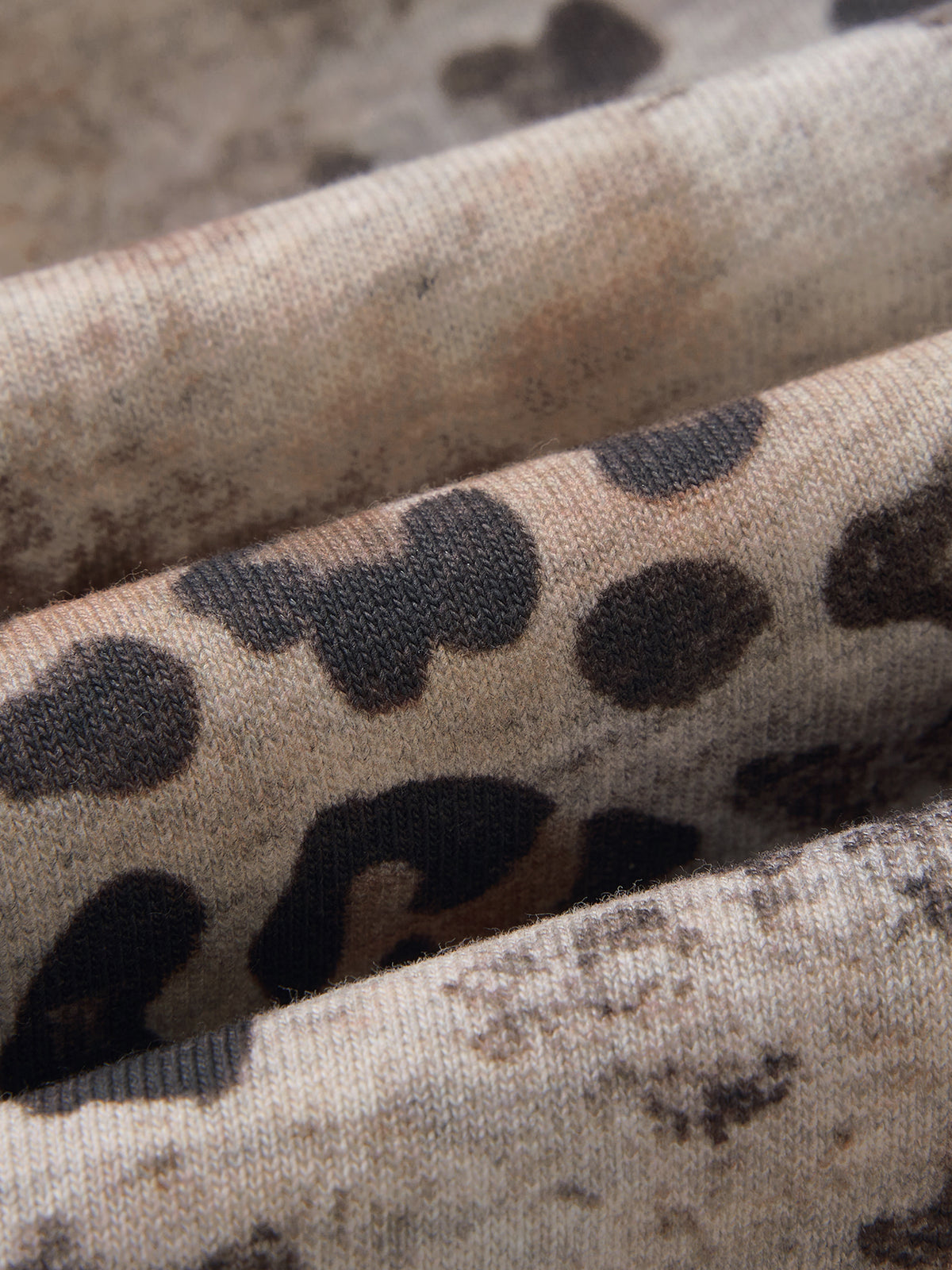 Leopard Apricot detail