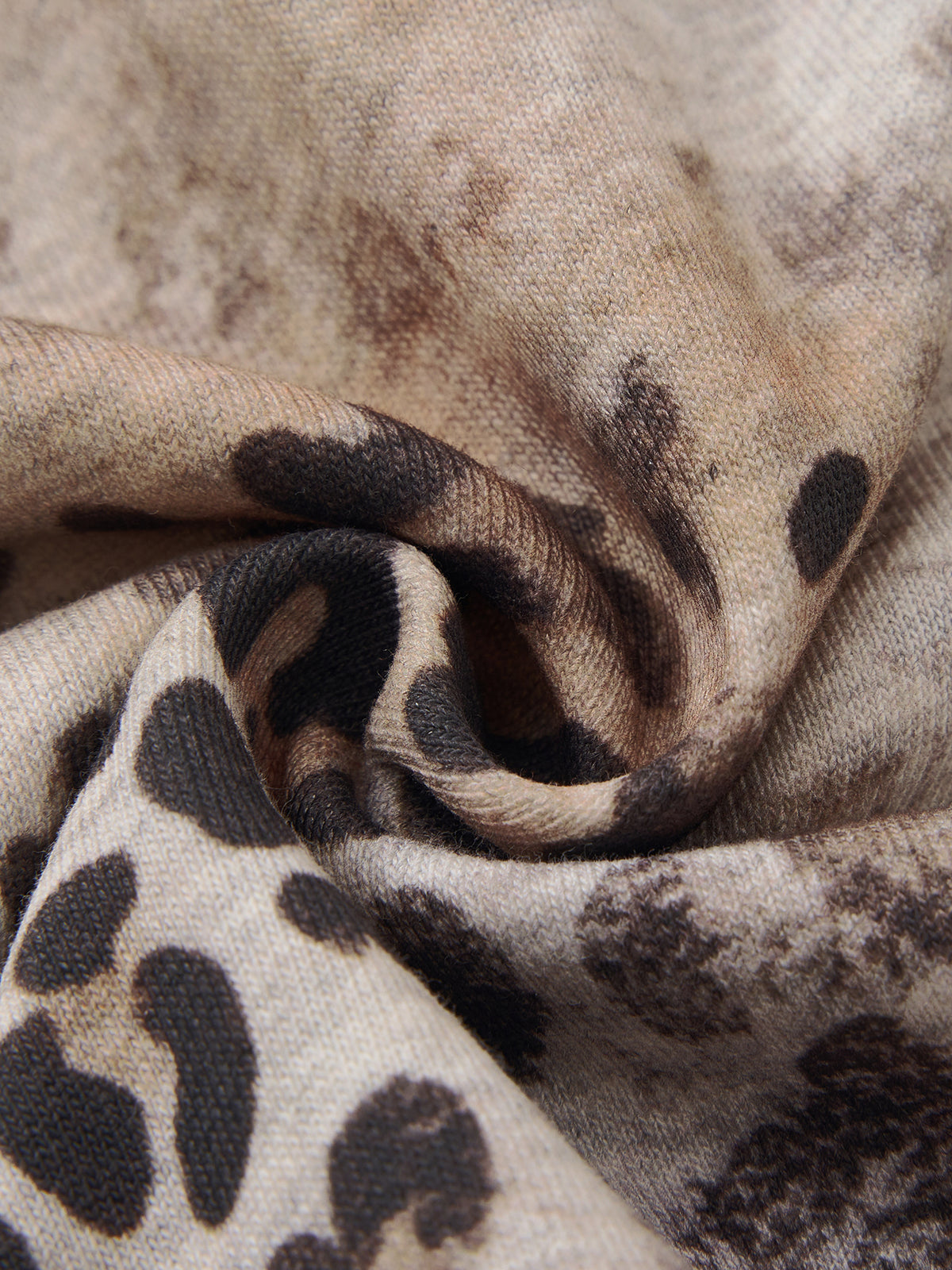 Leopard Apricot detail