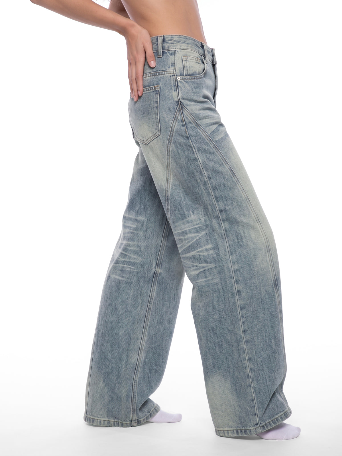 Relaxed Wide Leg Jeans