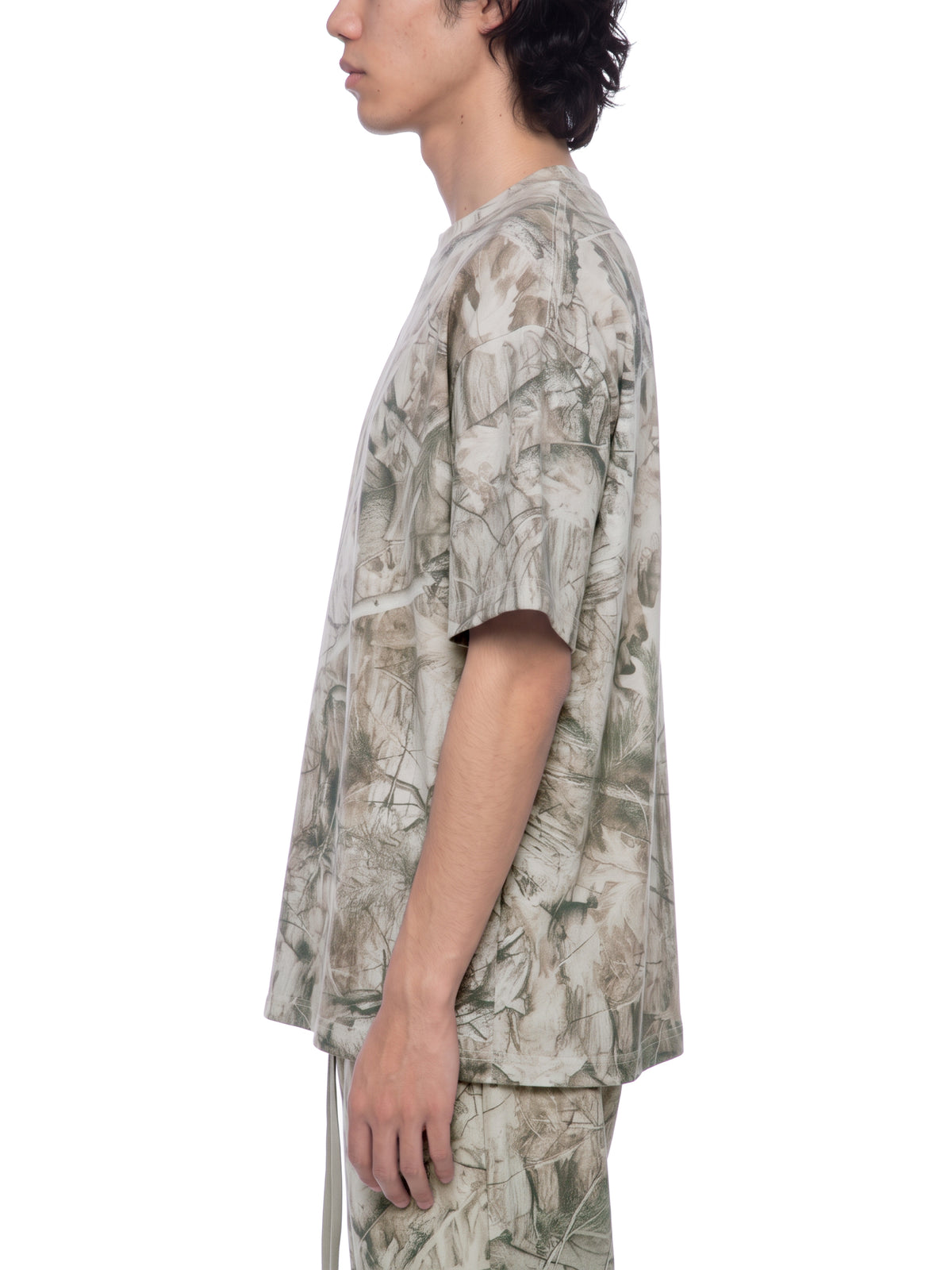 Tree Camo Gray Apricot model men